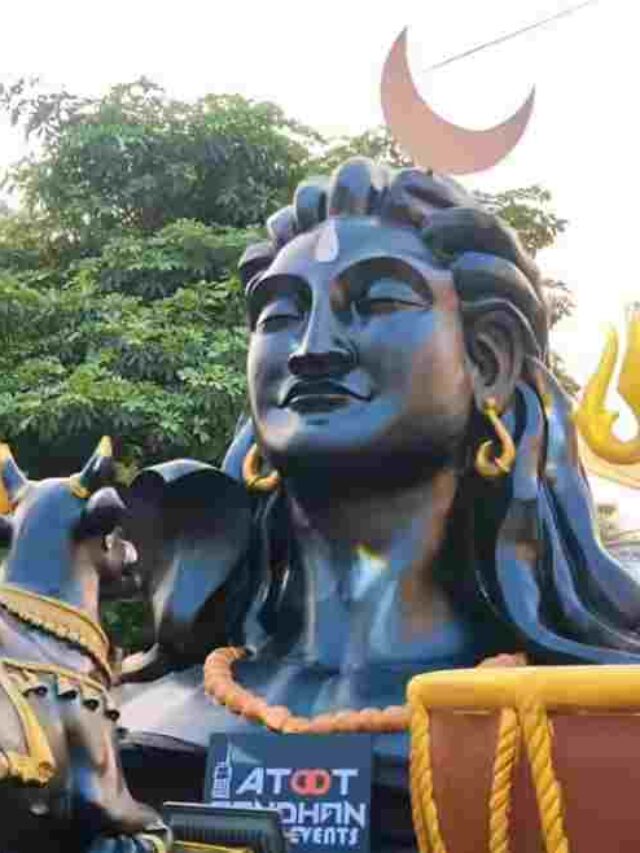 अम्बिकापुर-में-धूमधाम-से-निकली-शोभायात्रा-2